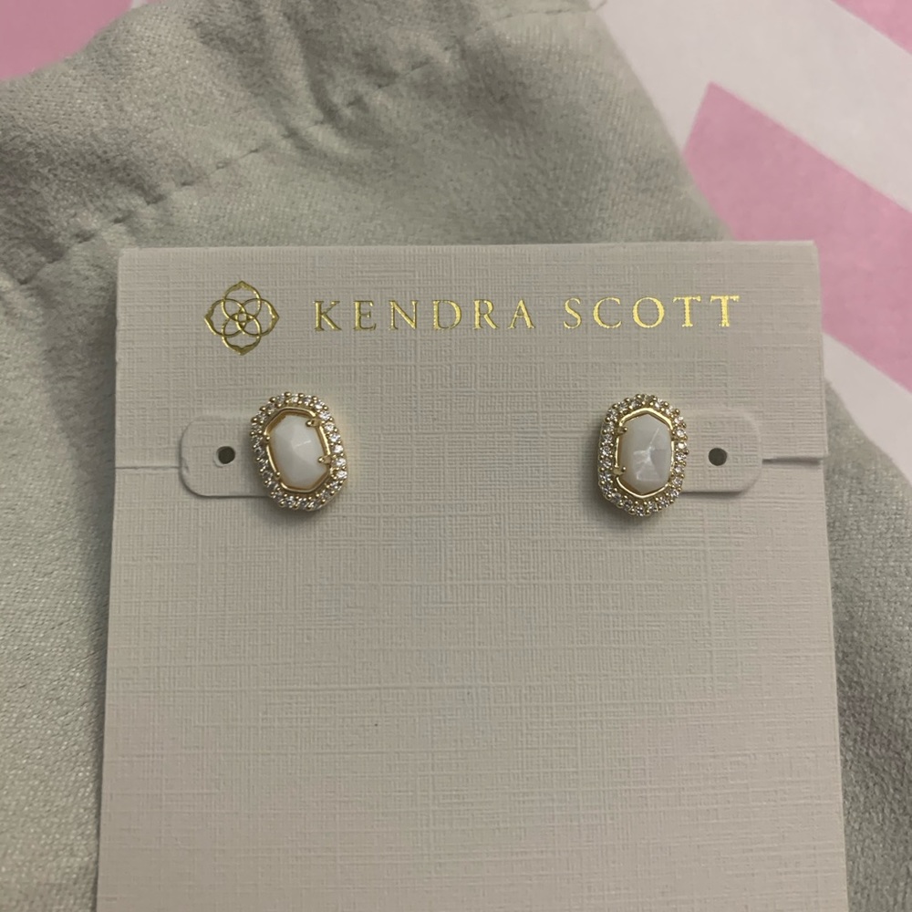 Kendra Scott Cade Gold Stud Earrings White Pearl